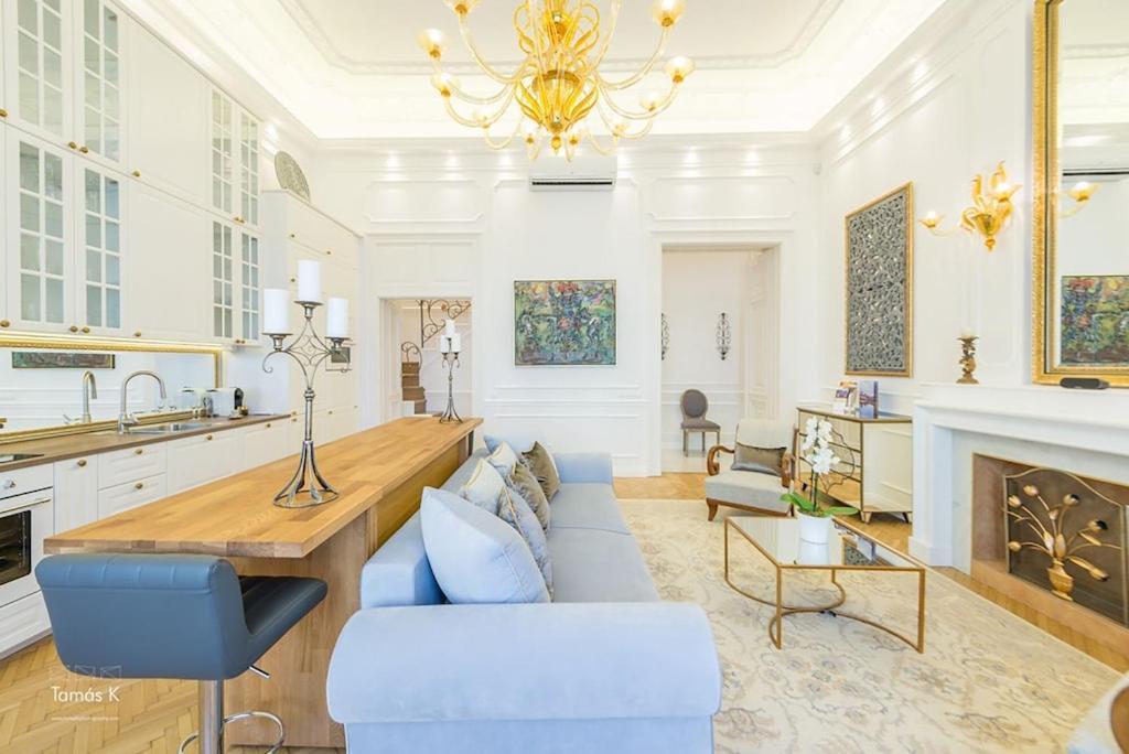 Bpr The Golden Astoria With Balcony And A/C Apartamento Budapeste Exterior foto